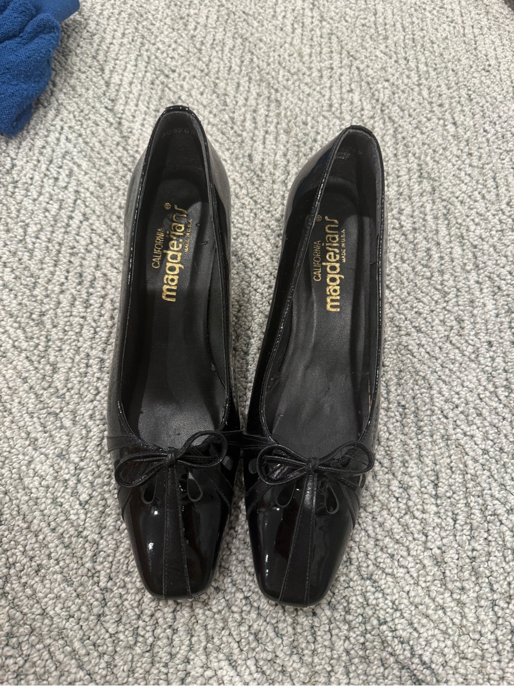 Vintage Magdesians Black Patent Bow-Trim Heels